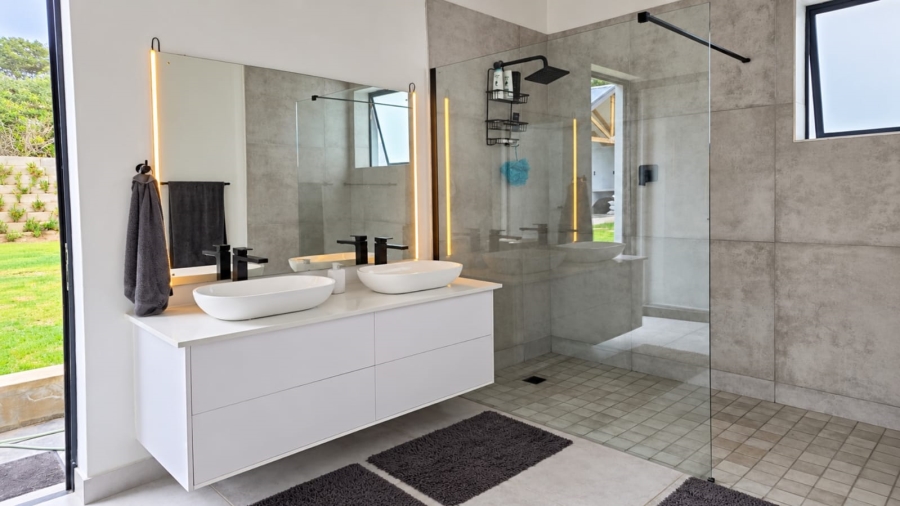 2 Bedroom Property for Sale in Stilbaai Wes Western Cape